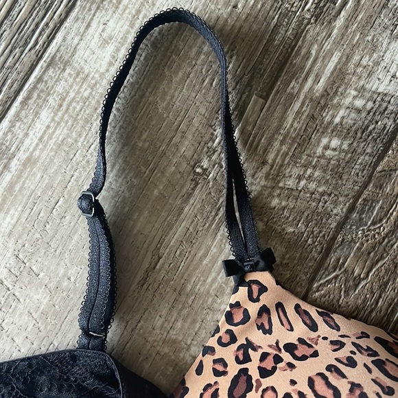 Modern Movement Leopard Print, 36D - Picture 10 of 11